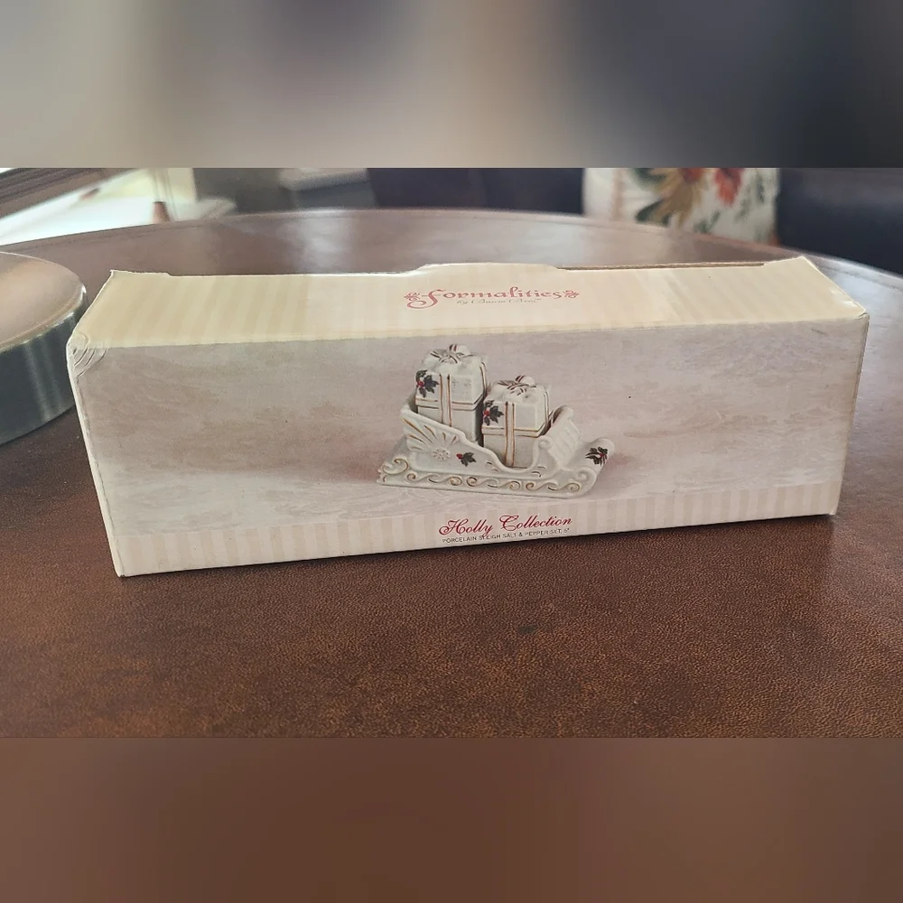 Sleigh salt and pepper set with original box